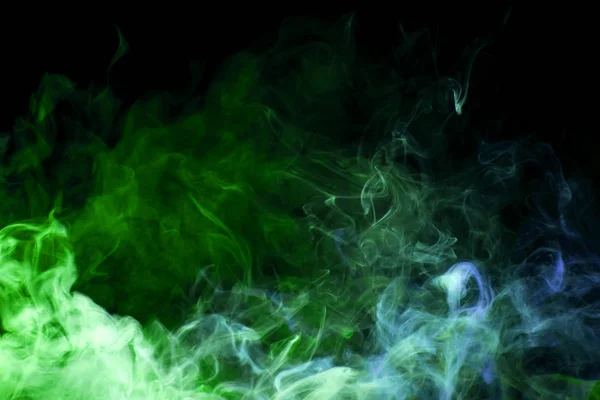 Humo Verde Azul Grueso Sobre Fondo Negro Aislado Antecedentes Del — Foto de Stock