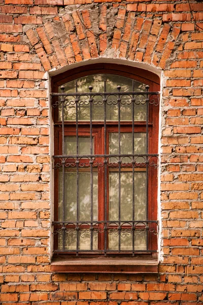 Close Old Wooden Window Divided Grilles Old Red Brick House — Stock Photo, Image