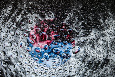 Bir damla su Kore Cumhuriyeti ulusal bayrak izole bir arka plan üzerinde çerçevede bir close-up