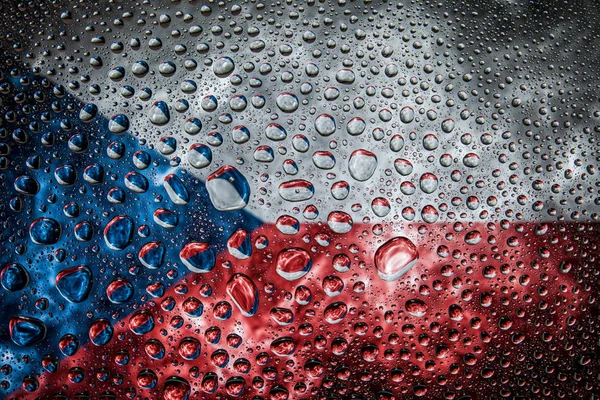 Bir damla su Çek Cumhuriyeti ulusal bayrak izole bir arka plan üzerinde çerçevede bir close-up