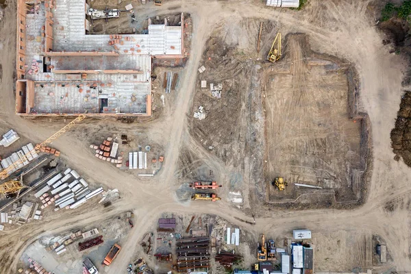 Vista Aérea Construção Casas Residenciais Vários Andares Com Ajuda Guindaste — Fotografia de Stock