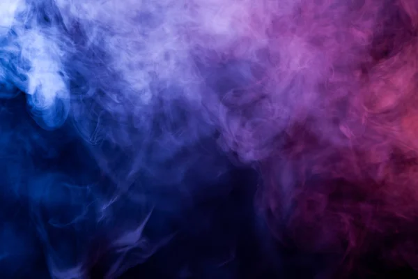 Nuage Fumée Bleue Violette Sur Fond Noir Isolé Contexte Fumée — Photo