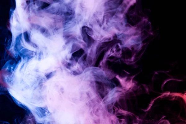Fumée Épaisse Colorée Bleu Violet Sur Fond Isolé Noir Contexte — Photo