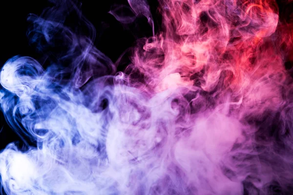 Humo Púrpura Rosa Azul Sobre Fondo Negro — Foto de Stock