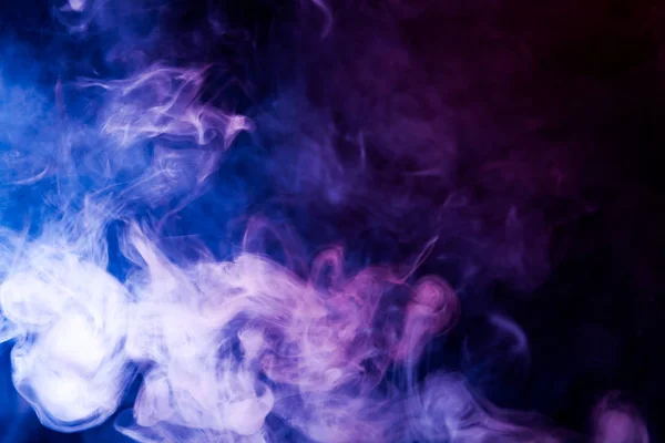 Rosa Und Blauer Rauch Auf Schwarzem Isoliertem Hintergrund Hintergrund Der — Stockfoto