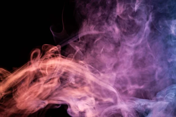Nuvola Fumo Rosa Blu Viola Uno Sfondo Nero Isolato Sfondo — Foto Stock