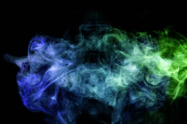 蓝色和绿色烟雾云在黑色孤立的背景 Vap 的烟雾背景 — 图库照片
