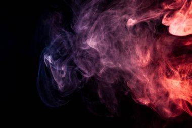 Renkli kırmızı, mavi ve beyaz siyah bir duman arka plan izole. Vap duman arka plan