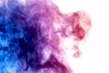 Yoğun mavi ve mor beyaz izole zemin üzerinde duman. Arka planını duman vape