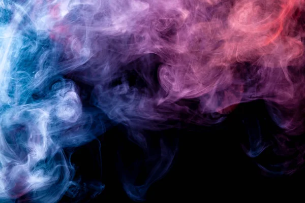 Fumaça Multicolorida Densa Cores Rosa Azul Roxo Fundo Isolado Preto — Fotografia de Stock