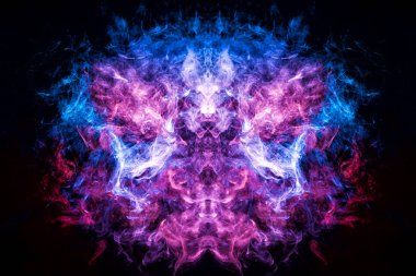 Pembe ve mavi bulut duman siyah arka plan bir kafatası, canavar, dragon siyah Yalıtılmış zemin şeklinde izole. MoCap cool t-shirt için