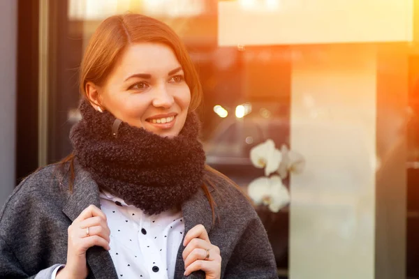 Close Portrait Beauty Autumn Girl Frosty Stylish Coat Beautiful Young — стоковое фото