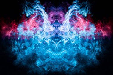 MoCap cool t-shirt için. Bulut mavi, mor ve pembe bir canavar, dragon siyah Yalıtılmış zemin şeklinde duman. Arka plandan vape duman. 