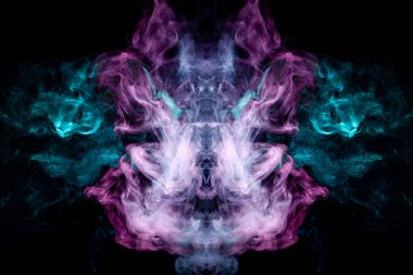 MoCap cool t-shirt için. Bulut mavi ve pembe bir kafatası, canavar, dragon siyah Yalıtılmış zemin şeklinde duman. Arka plandan vape duman