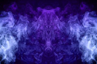 MoCap cool t-shirt için. Bulut mor ve mavi bir kafatası şeklinde canavar, ejderha izole siyah bir arka plan üzerinde duman. Arka plandan vape duman