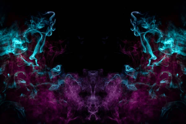 Fantezi elbise için baskı: t-shirtler, tişörtü. Pembe ve mavi bulut duman siyah bir canavar şeklinde arka plan izole. Arka plandan vape duman.