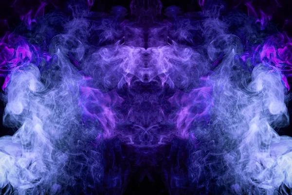 Fantezi elbise için baskı: t-shirtler, tişörtü. Renkli mor ve pembe bir kafatası şeklinde canavar, ejderha izole siyah bir arka plan üzerinde duman. Vap duman arka plan