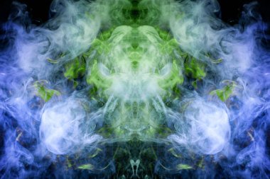 MoCap cool t-shirt için. Bir kafatası, canavar, dragon siyah Yalıtılmış zemin şeklinde yoğun çok renkli duman mavi ve yeşil renkler. 