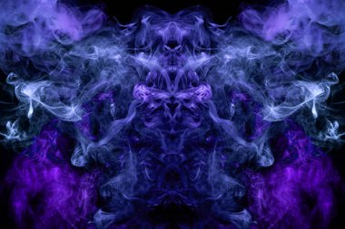 MoCap cool t-shirt için. Bir kafatası, canavar, dragon siyah Yalıtılmış zemin şeklinde yoğun çok renkli duman, mor ve mavi renkler. 