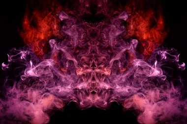 MoCap cool t-shirt için. Bir kafatası, canavar, dragon siyah Yalıtılmış zemin şeklinde yoğun çok renkli duman pembe ve kırmızı renkler. 