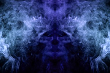 MoCap cool t-shirt için. Bir kafatası, canavar, dragon siyah Yalıtılmış zemin şeklinde yoğun çok renkli duman, mor ve mavi renkler. 