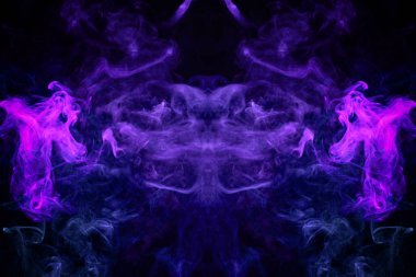 MoCap cool t-shirt için. Bulut mor ve mavi bir kafatası şeklinde canavar, ejderha izole siyah bir arka plan üzerinde duman. Arka plandan vape duman