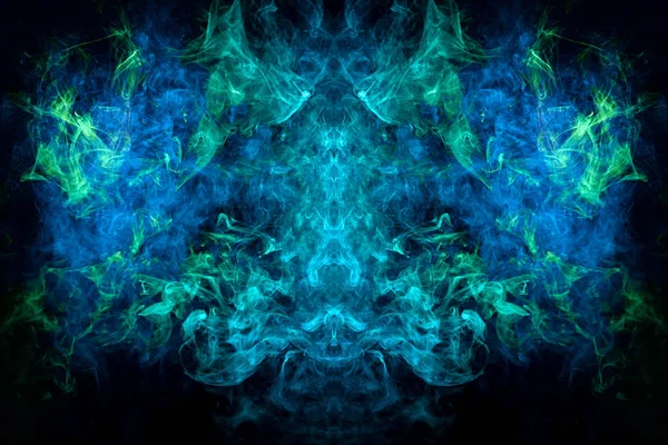 Flauschige Puste Aus Blauem Und Grünem Rauch Und Nebel Form — Stockfoto
