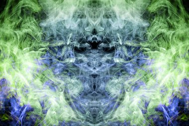 Yeşil bulut duman siyah arka plan bir kafatası, canavar, dragon siyah Yalıtılmış zemin şeklinde izole. MoCap cool t-shirt için