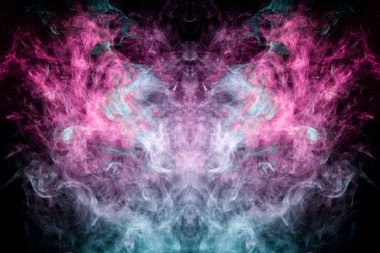 Fantezi elbise için baskı: t-shirtler, tişörtü. Renkli pembe ve mavi bir kafatası şeklinde canavar, ejderha izole siyah bir arka plan üzerinde duman. Vap duman arka plan