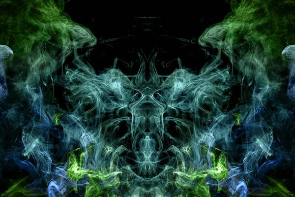 Grüne Rauchwolke Von Schwarzem Isoliertem Hintergrund Form Eines Totenkopfes Monsters — Stockfoto