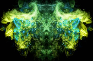 Kabarık Puffs mavi, sarı ve yeşil bir kafatası, canavar, dragon siyah arka plan üzerinde şeklinde sis ve duman. Fantezi elbise için baskı: t-shirtler, tişörtü