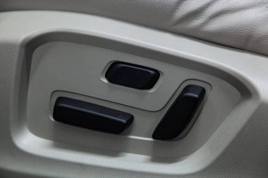 Novosibirsk, Rusya - 16 Kasım 2018: Mazda Cx 9, yan kapı düğmeleri close-up. Fotoğraf üzerinde bir park Novosibirsk içinde modern bir araba