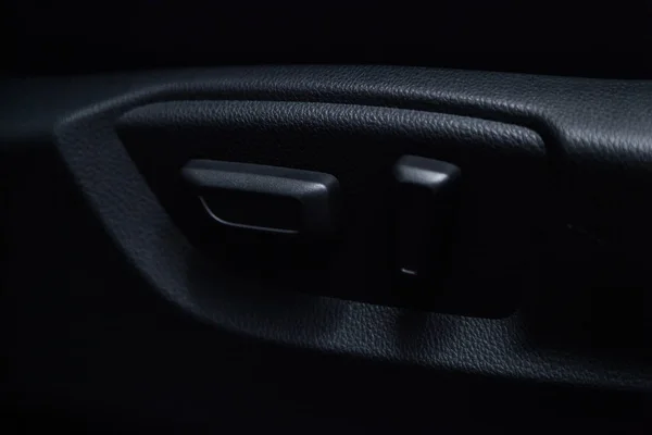 新西比尔斯克 俄罗斯 2018年12月4日 三菱日食十字 特写镜头的侧门按钮 在新西比尔停车场拍摄一辆现代汽车 — 图库照片