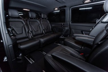 Novosibirsk, Rusya - 04 Aralık 2018: Mercedes-Benz v-class, arka koltuk, iç yakın çekim. Fotoğraf üzerinde bir park Novosibirs içinde modern bir araba