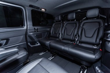 Novosibirsk, Rusya - 04 Aralık 2018: Mercedes-Benz v-class, arka koltuk, iç yakın çekim. Fotoğraf üzerinde bir park Novosibirs içinde modern bir araba