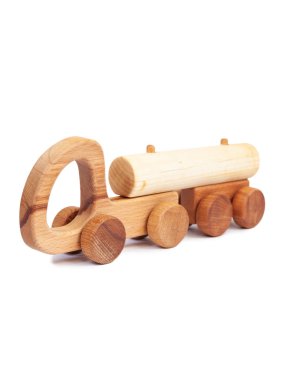 Bir kayın römork beyaz izole zemin üzerinde ahşap bir kamyonla fotoğrafı