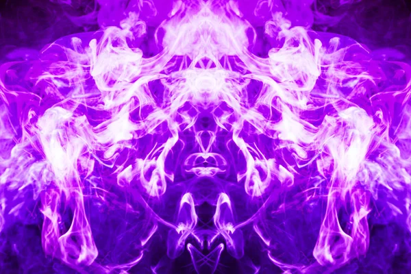 モンスター 孤立した黒地に龍の形で紫の煙の雲 アーク プラズマ蒸着法の煙からの背景 モーション キャプチャはクールな シャツ — ストック写真