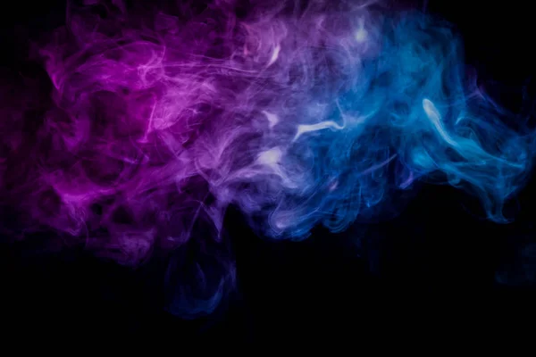 Fumaça Multicolorida Densa Cores Azul Roxo Fundo Isolado Preto Antecedentes — Fotografia de Stock