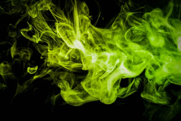 Πολύχρωμο Πράσινο Και Κίτρινο Καπνού Πάνω Μαύρο Φόντο Απομονωμένες Φόντο — Φωτογραφία Αρχείου