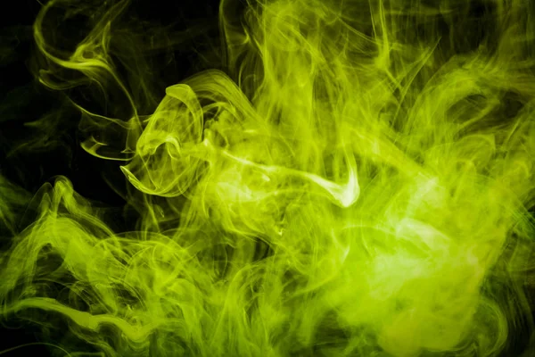 Tarka Sűrű Füst Elszigetelt Fekete Háttéren Zöld Sárga Színek Háttérben — Stock Fotó