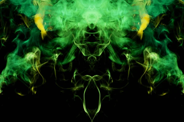 Dicker Grüner Und Gelber Rauch Form Eines Schmetterlings Auf Schwarzem — Stockfoto
