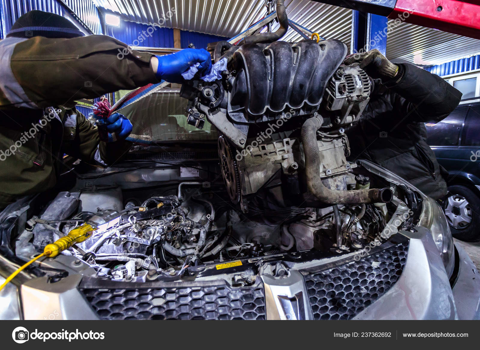 Close Installation Motor Old Car Using Pneumatic Manual Crane Auto Stock Photo Image By C Everyonensk 237362692