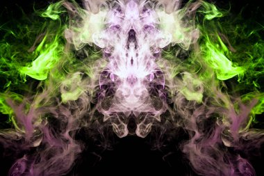 Bir kafatası, canavar, dragon siyah Yalıtılmış zemin şeklinde yoğun çok renkli duman yeşil ve pembe renk. Arka plan duman vape. MoCap cool t-shirt için