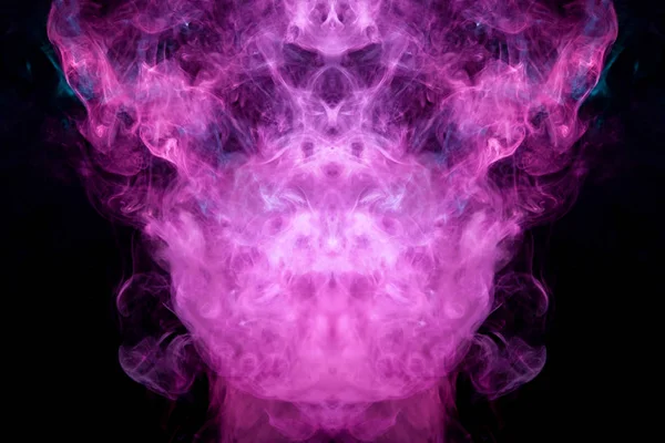 浓浓的五颜六色的粉红色和紫色烟雾以头骨 龙的形式在黑色上孤立 背景从蒸汽的烟雾 T恤的 Mocap — 图库照片