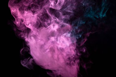 Kalın pembe ve mor duman siyah Yalıtılmış zemin. Vap duman arka plan