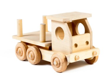 Kayın beyaz izole zemin üzerine yapılmış bir ahşap araba kamyon fotoğrafı