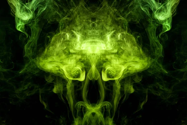Плотный Разноцветный Дым Зеленого Цвета Виде Черепа Монстра Дракона Черном — стоковое фото