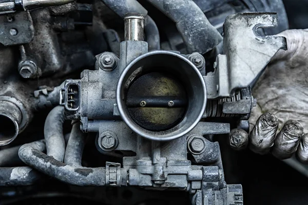 Close Engine Throttle Raditor Engine Breakdown Contaminated Throttle Old Car — Stock Photo, Image