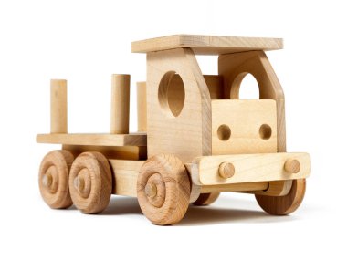 Kayın beyaz izole zemin üzerine yapılmış bir ahşap araba kamyon fotoğrafı