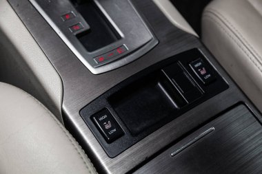 Novosibirsk, Rusya - 25 Ocak 2019: Subaru Outback, düğmeleri close-up. Fotoğraf üzerinde bir park Novosibirs içinde modern bir araba